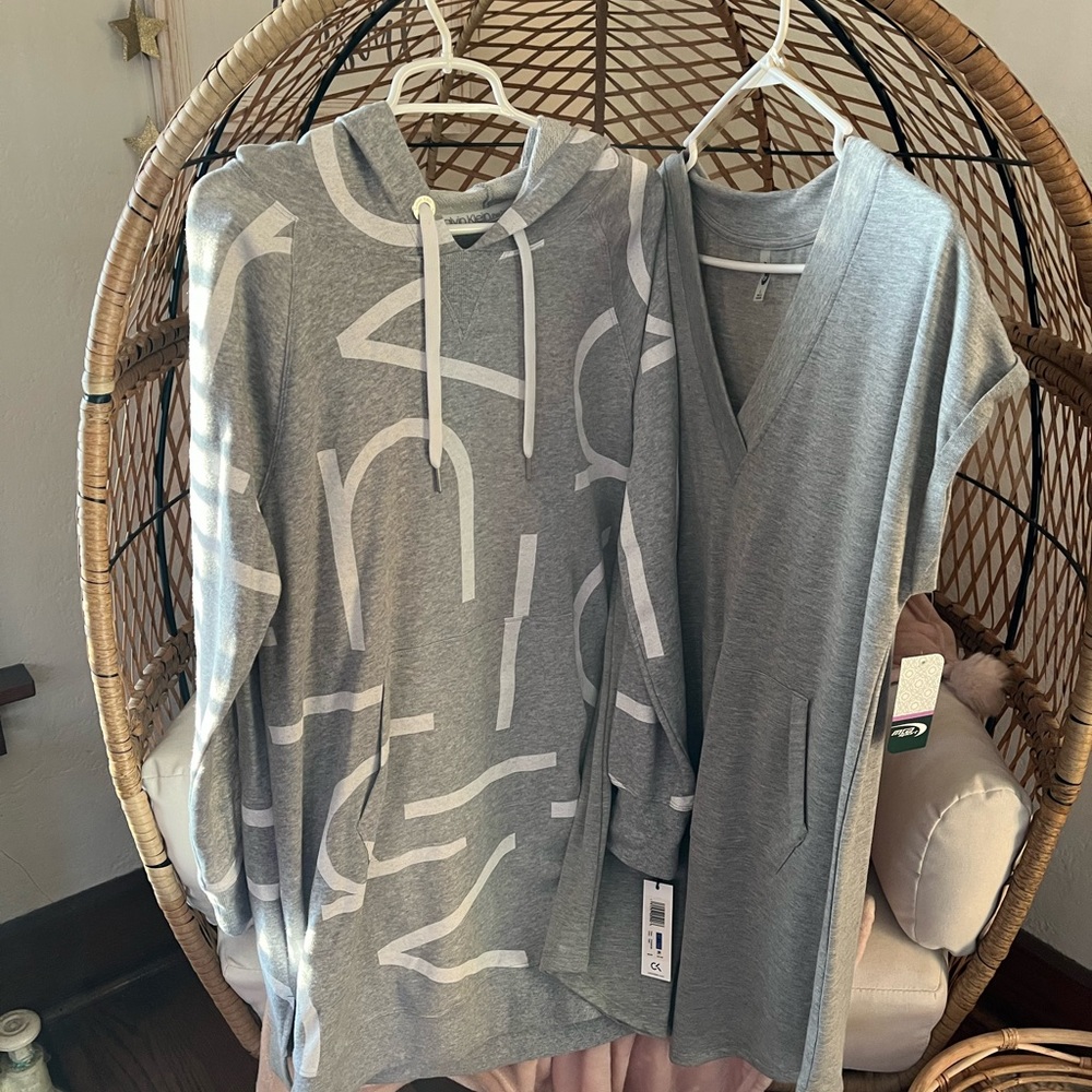2 dresses lg and xlg NWT